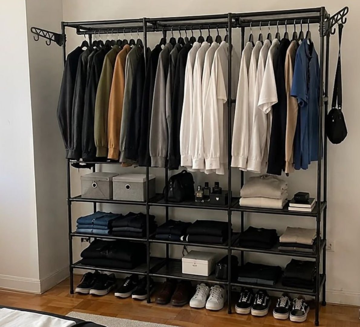 AGORA DÁ PRA PENDURAR AS ROUPAS E OS PROBLEMAS DE LADO! 😂