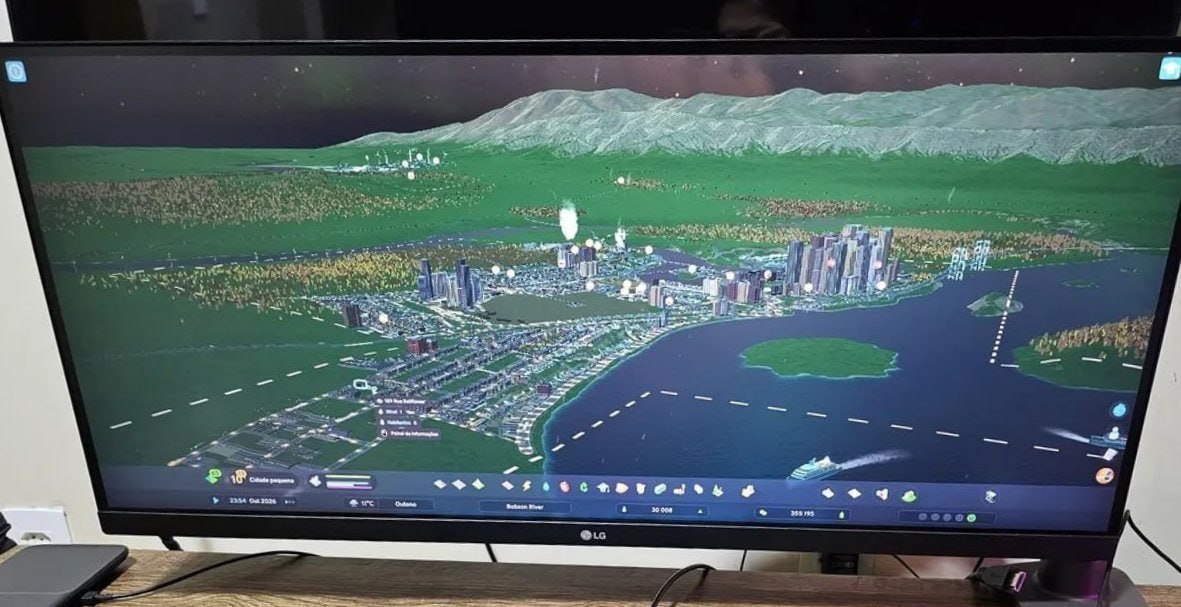 ESSE MONITOR É TÃO LARGO QUE DÁ PRA VER A VIDA EM 4D! 😄