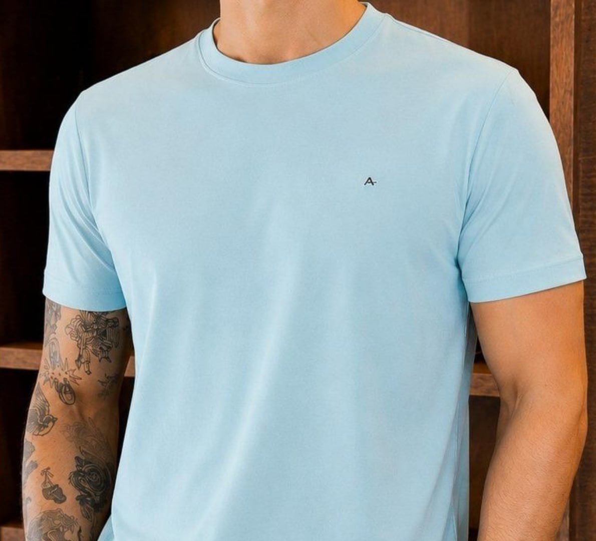 CAMISETA BÁSICA: A SALVAÇÃO DO ROLÊ SEM COMPROMISSO! 😅