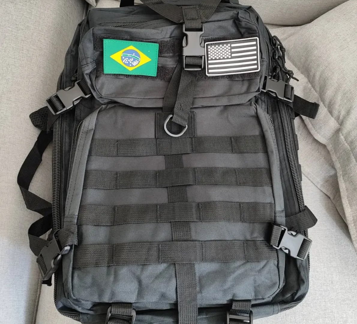 MANO, AGORA POSSO CARREGAR ATÉ O ESQUELETO DO GATO! 🎒