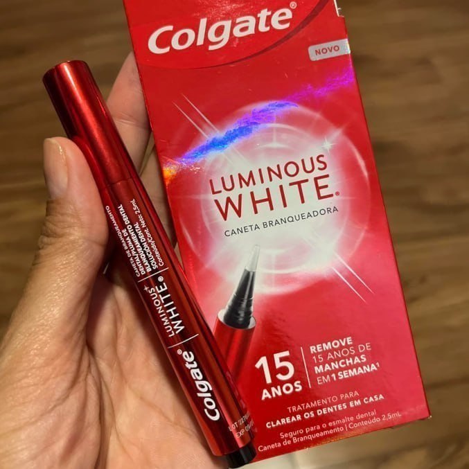 DENTE BRANCO TIPO SORRISO DE QUEM TÁ NA CASA DE VIDRO. 😁