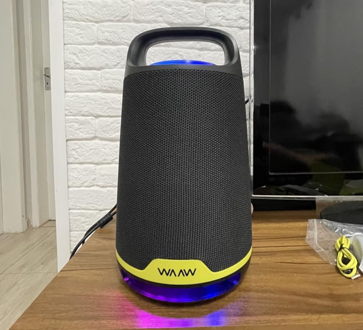 ESSA CAIXA DE SOM LEVANTA ATÉ DEFUNTO NA BALADA! 🔊