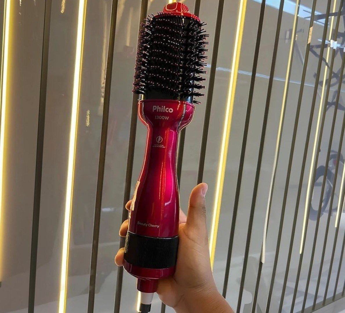 ESSA ESCOVA FAZ ATÉ CABELO DE BARBIE FICAR DIVA! 💁‍♀️