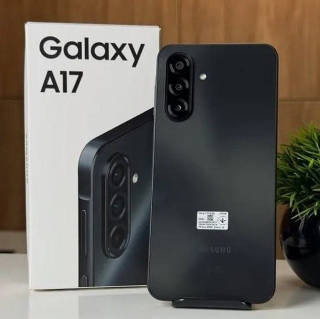Smartphone Samsung Galaxy A17 128GB (4GB Ram+4GB Ram Plus) Com IA, Câm De 50mp, Tela De 6.
