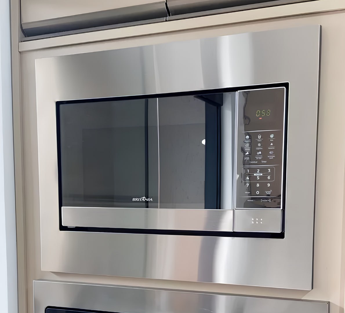 COM ESSE MICRO-ONDAS, ATÉ O CHEIRO DA COMIDA SOME! 🍽️