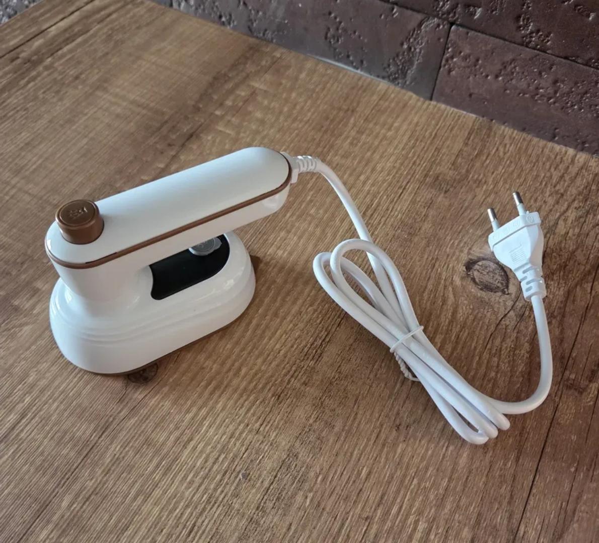 PASSOU VERGONHA NA VIAGEM? ESSE MINI FERRO SALVA! ✈️
