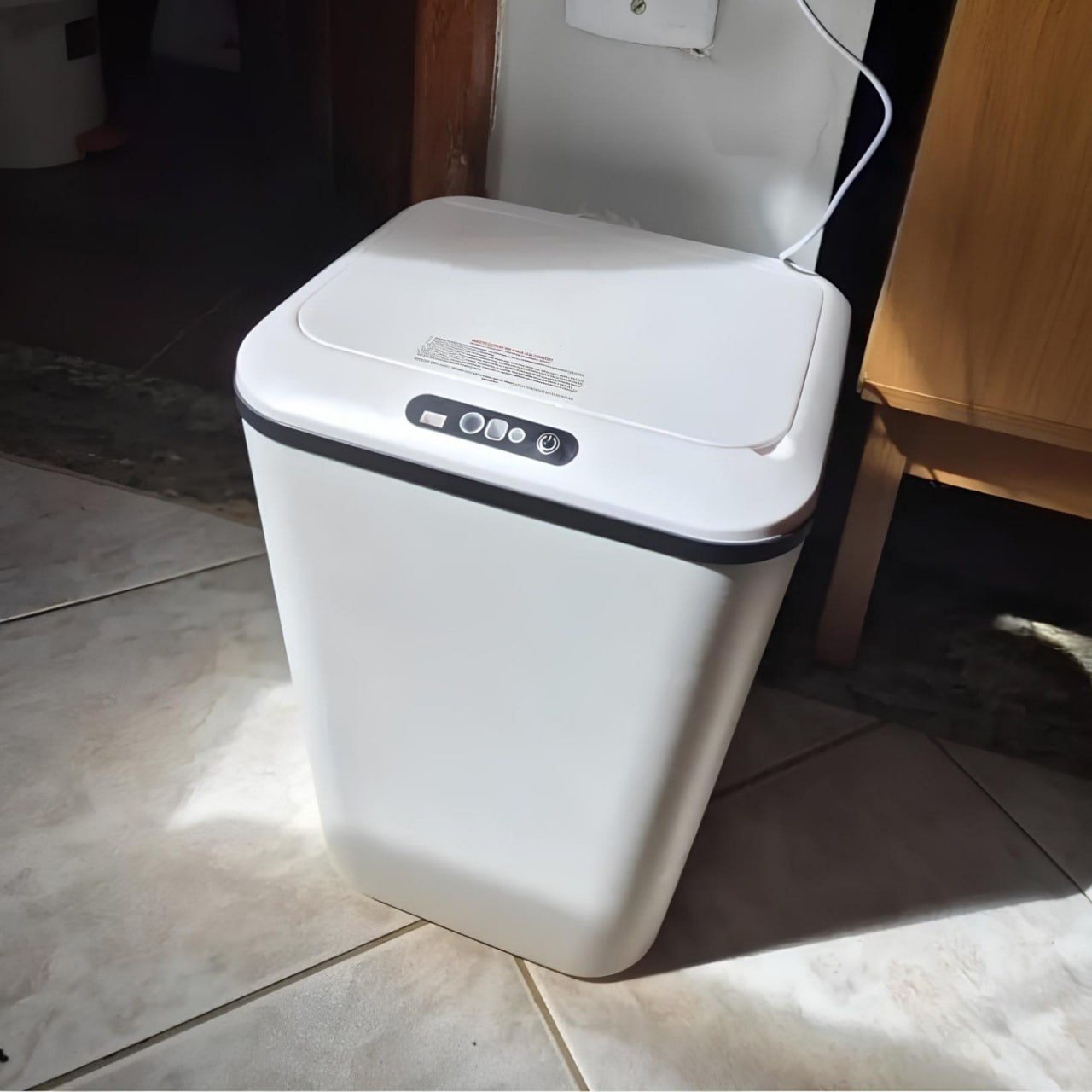 LIXEIRA QUE ABRE SOZINHA: NÃO ACEITA DESAFORO! 🤖