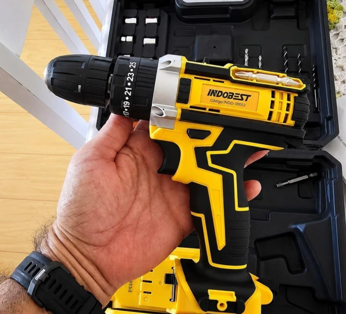 FURA E PARAFUSA COMO SE NÃO HOUVESSE AMANHÃ, PARÇA! 🔧