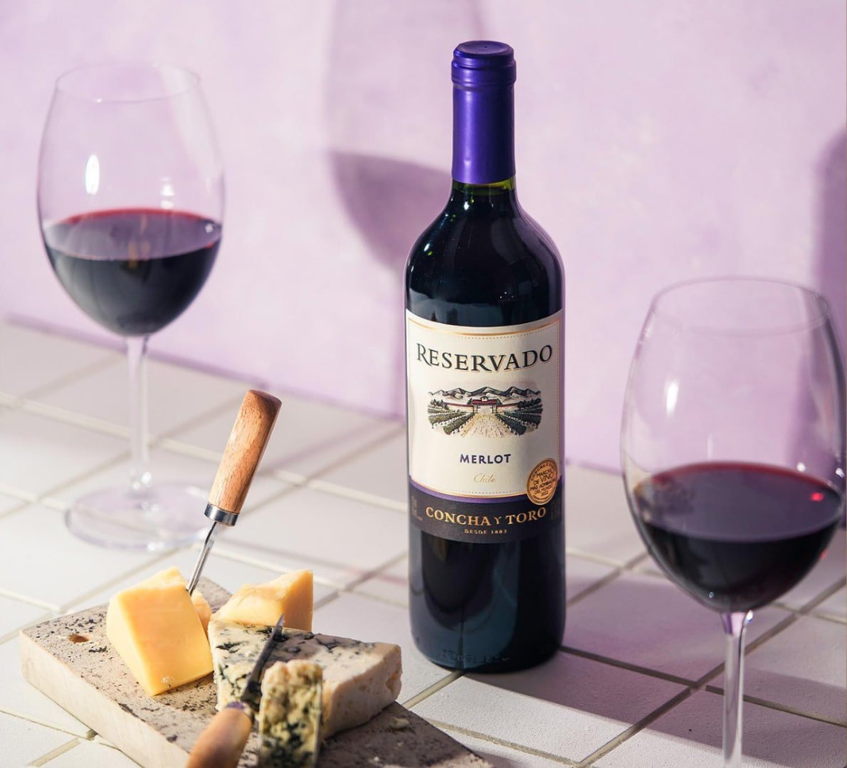 VINHO BOM É IGUAL A ABRAÇO: SÓ TRAZ CONFORTO! 🍷