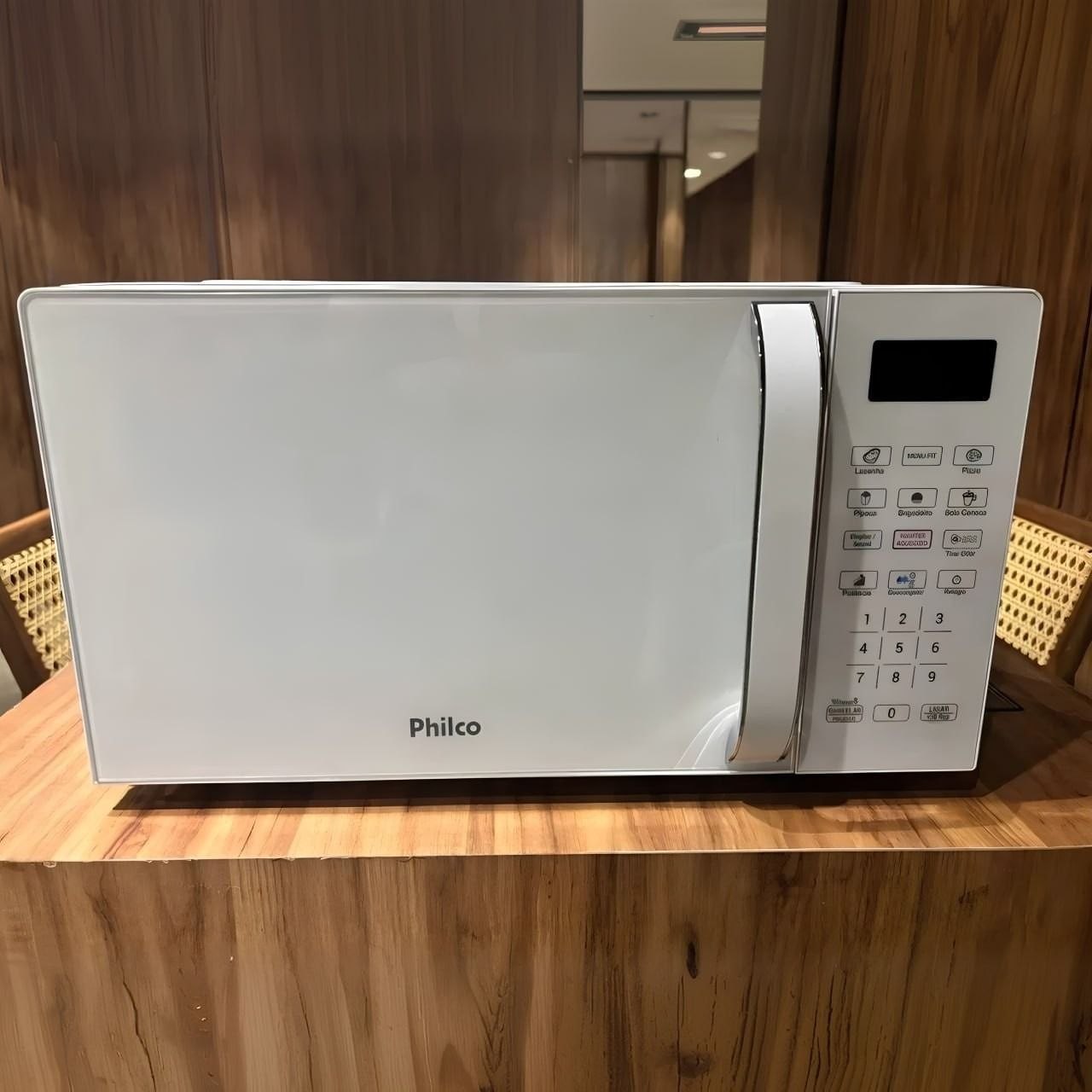 Micro-ondas Philco 20L Branco Pintura Limpa Fácil PMO23B 127v