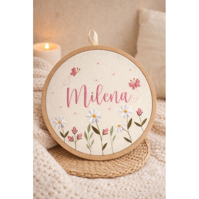 🛍️ Jardinzinho bordado no bastidor porta maternidade milena