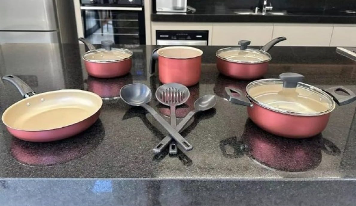 CHEGA DE BRIGA COM A COMIDA GRUDADA, PARÇA! 🍳