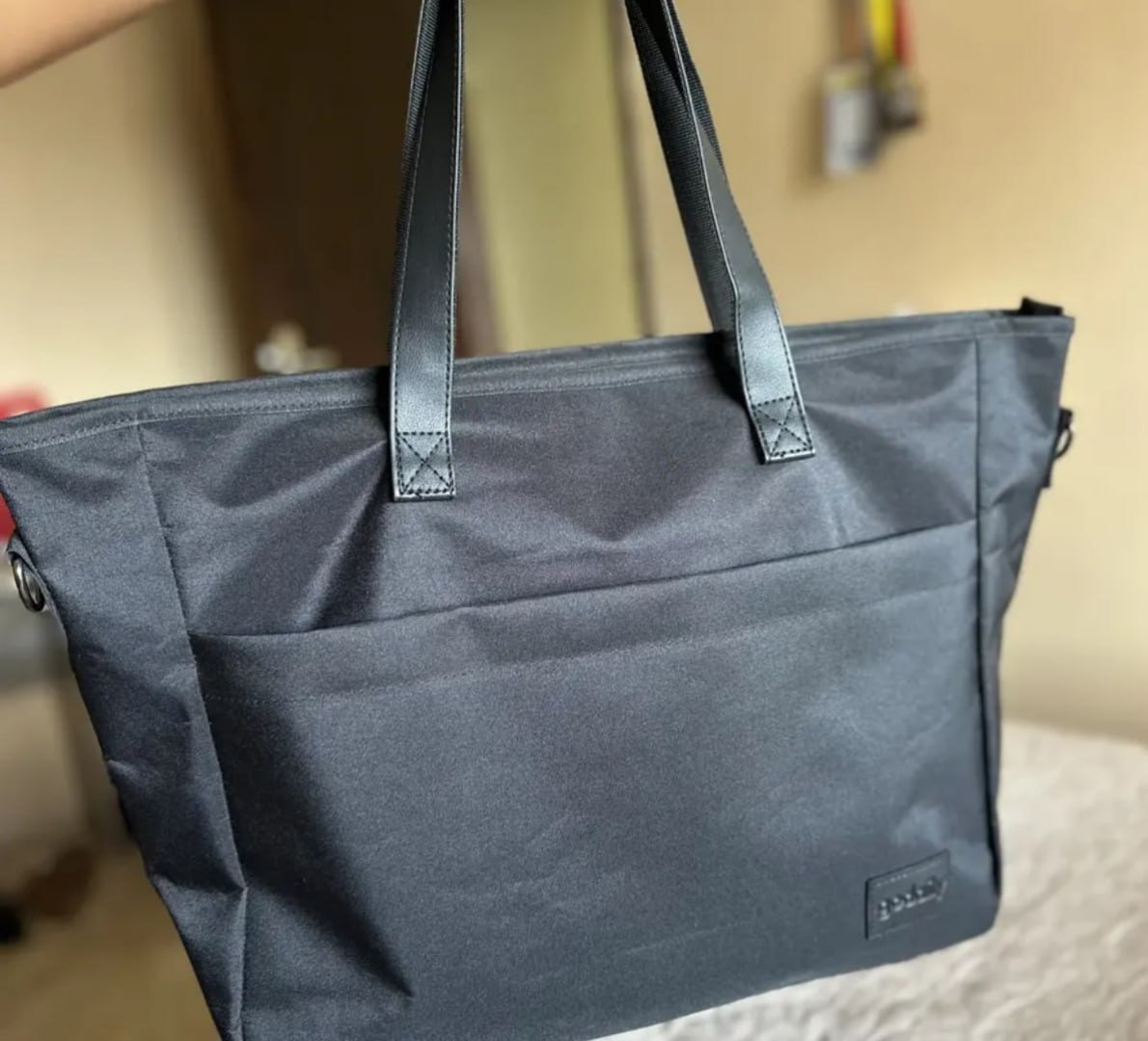ESSA BOLSA É TÃO GRANDE QUE CABE ATÉ A EX NA BRIGA! 😂