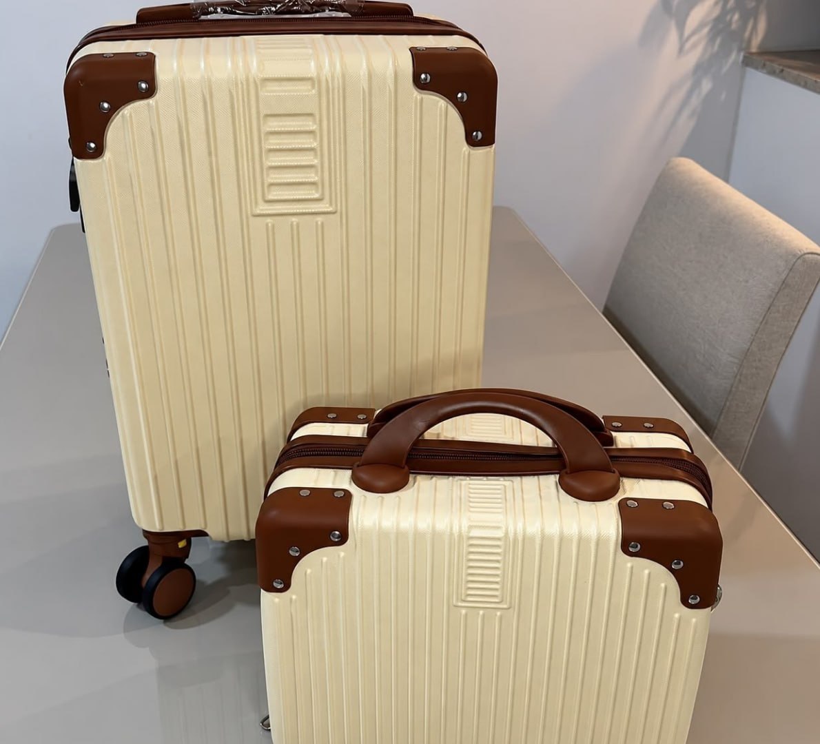 VIAJAR COM ESTILO E SEM PERDER A FRASQUEIRA, PARÇA! 🧳