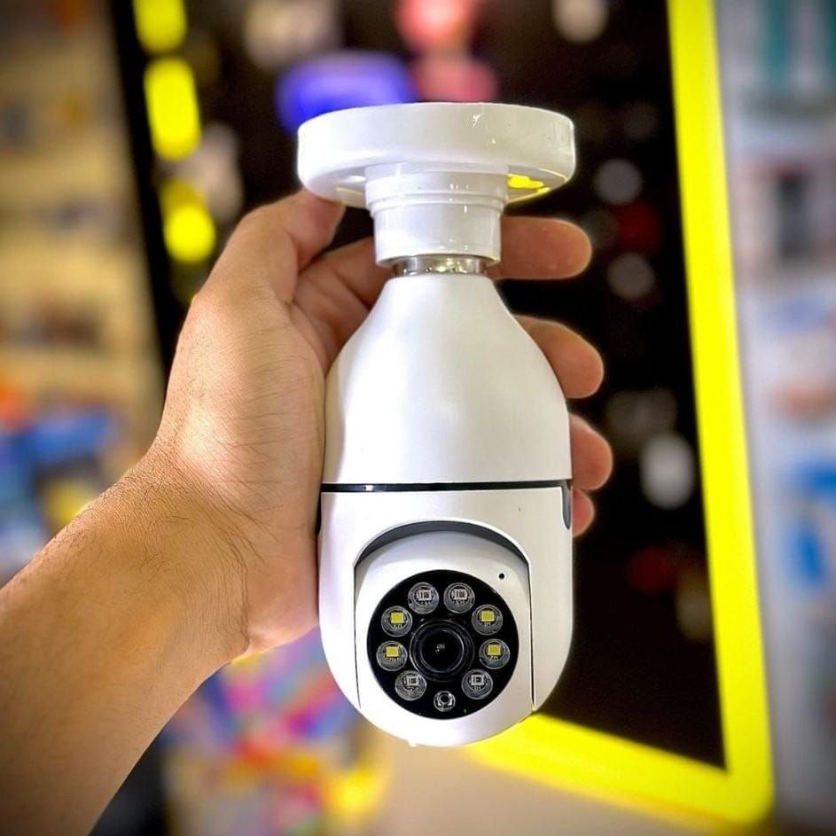 Câmera de Segurança Lâmpada Techfun Wi-Fi PTZ 1080p.