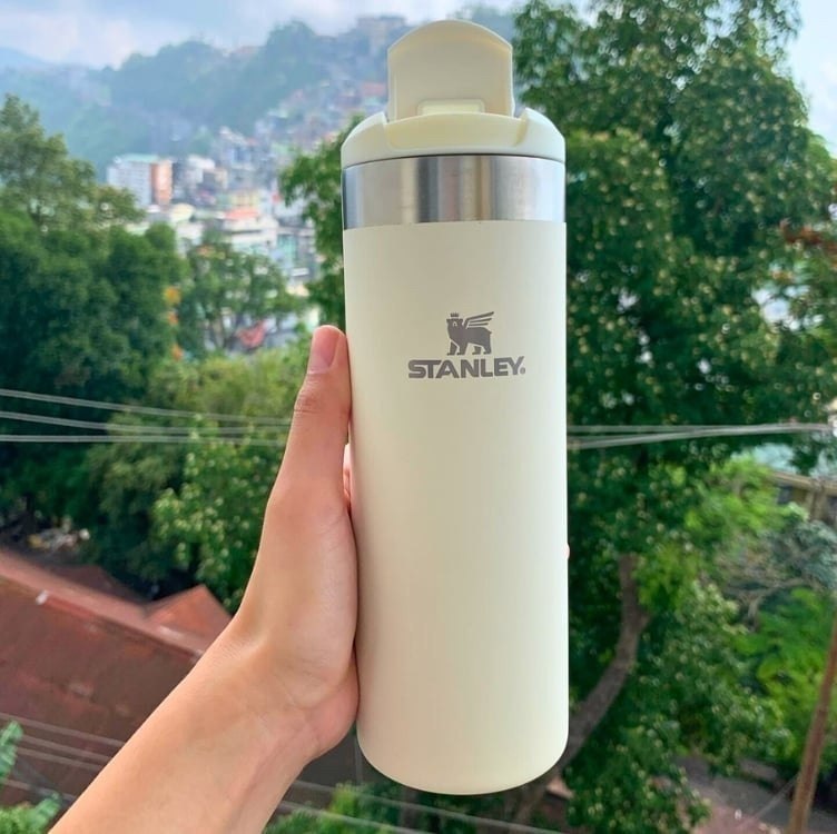 CAFÉ QUENTINHO? NA MINHA GARRAFA DA STANLEY! ☕