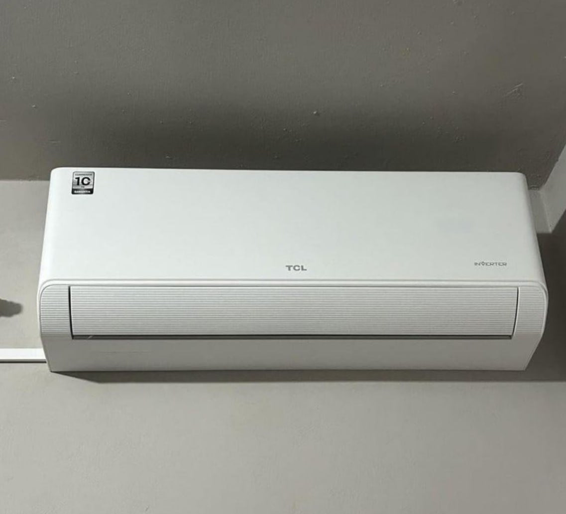 ESSE AR CONDICIONADO MUDA MAIS DE TEMPERATURA QUE MEU HUMOR!