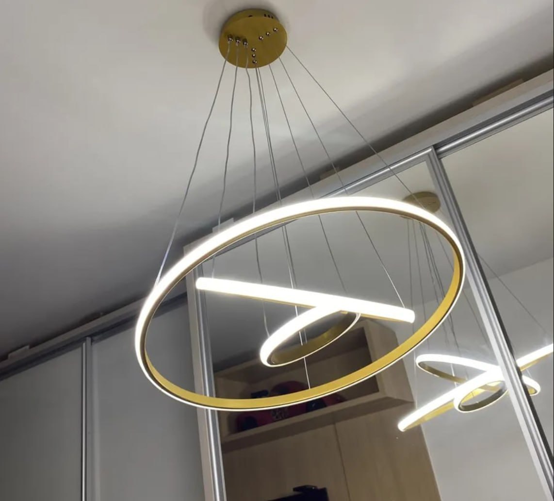 ACENDE O LUSTRE, MAS APAGA A TRETA DA FAMÍLIA! 😅