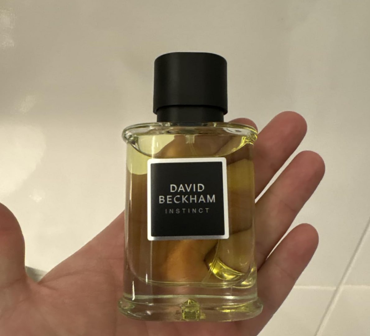 COM ESSE PERFUME, ATÉ O GALO VAI QUERER SER TEU AMIGO. 🐔