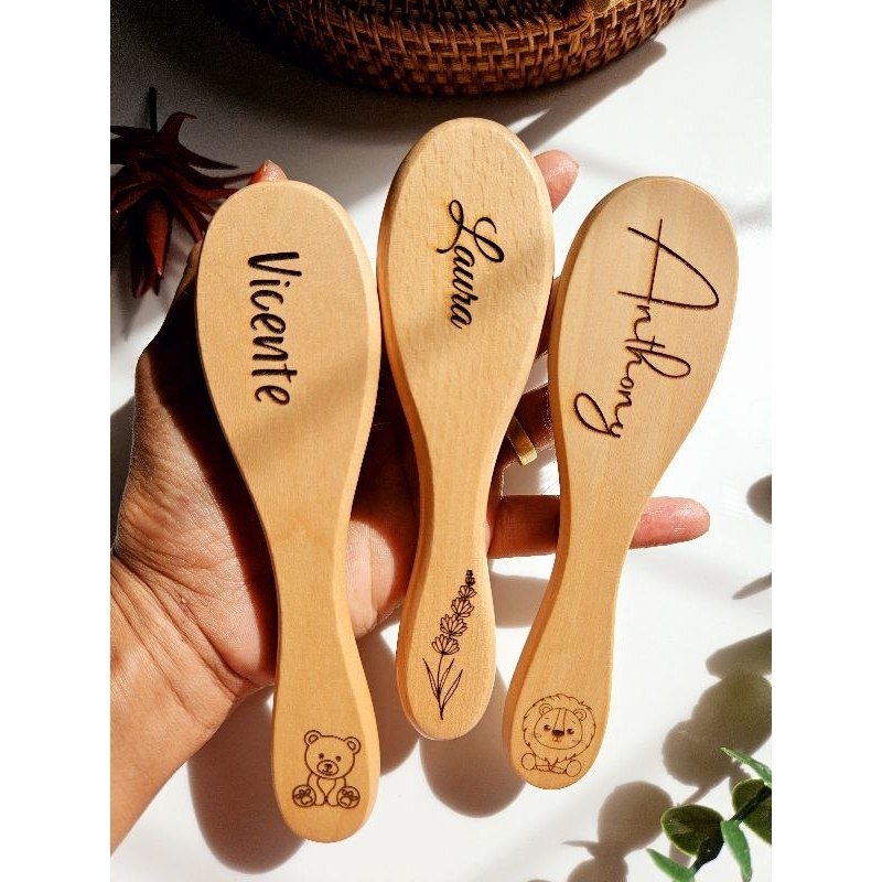 🛍️ Kit Higiene Pente e/ou Escovinha de Madeira e Cerdas Naturais, Personalizado com nome