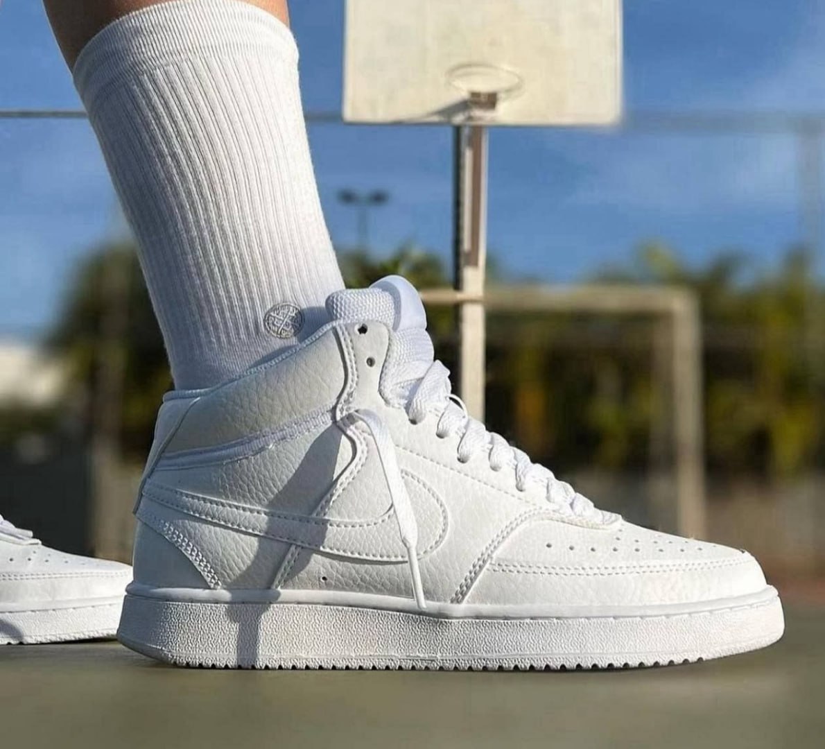 SE A VIDA TE DER PEDRAS, VAI DE NIKE E FAZ UM DRIBLE!