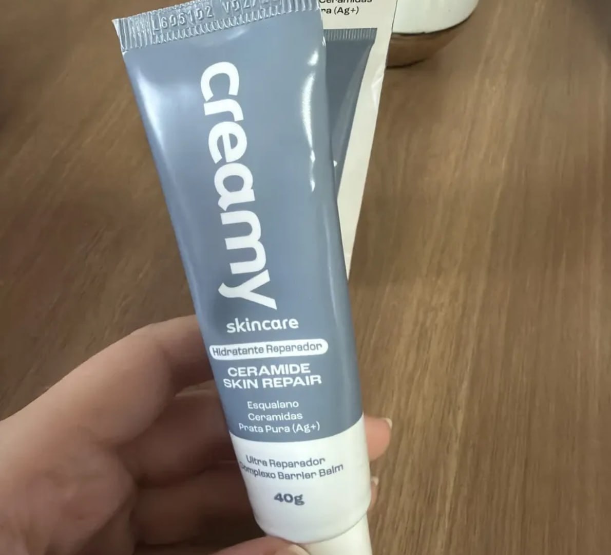 VELHO, ESSE CREME É IGUAL CAFÉ: ACORDA A PELE DE UM JEITO!
