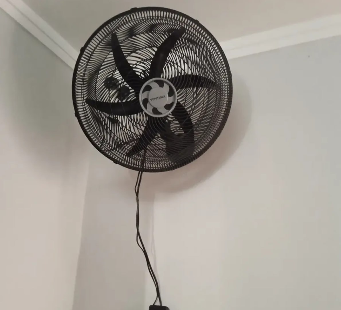 COM ESSE OSCILANTE, ATÉ O CALOR VAI QUERER DAR UMA VOLTA!
